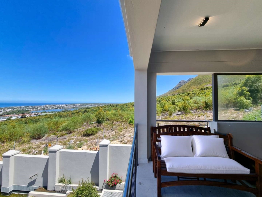 4 Bedroom Property for Sale in Onrus Western Cape